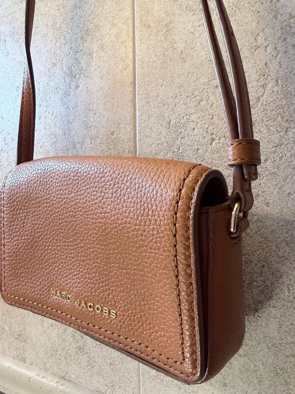 Marc Jacobs Mini Leather Crossbody Bag in Cognac Brown